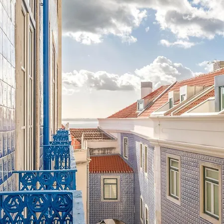 Classy Duplex In Historic *