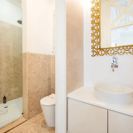 Апартаменты Classy Duplex In Historic *