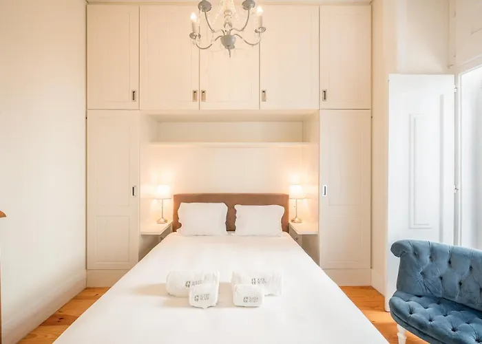 Classy Duplex In Historic Lissabon