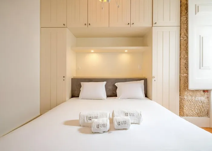 Classy Duplex In Historic *