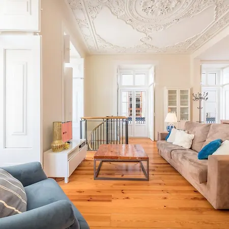 דירה Classy Duplex In Historic ליסבון