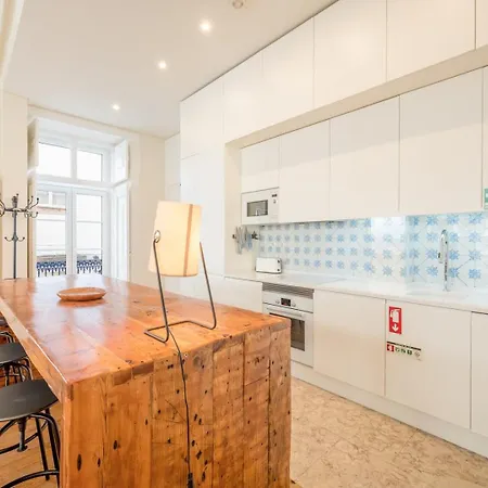 דירה Classy Duplex In Historic ליסבון